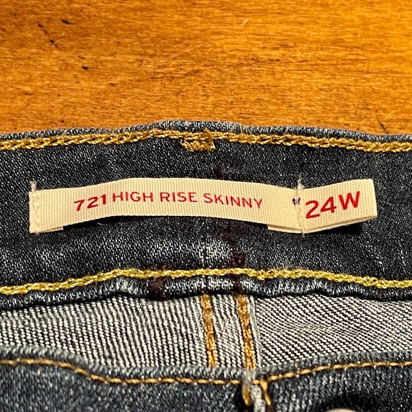 Levis 721 High Rise Skinny Distressed NWT Jeans Womens 24 WM S1104-1022 - Picture 8 of 10